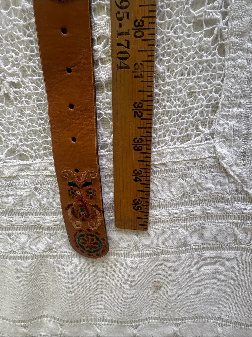Fossil Tan Leather Women's Belt with Multicolor Floral Embroidery 90s
